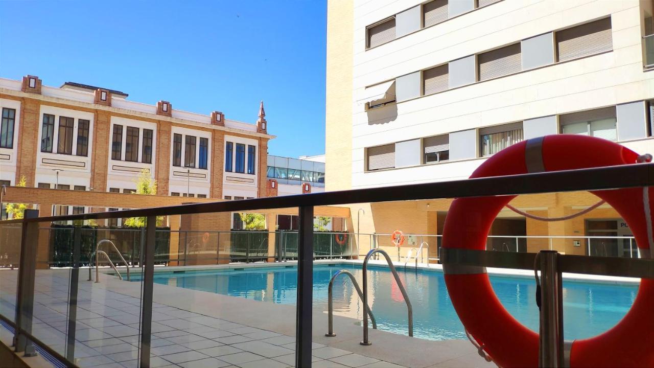 On The Beach! Frente Al Paseo Maritimo, Parking Y Piscina Malaga Ngoại thất bức ảnh