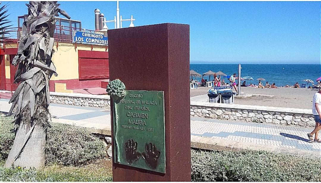On The Beach! Frente Al Paseo Maritimo, Parking Y Piscina Malaga Ngoại thất bức ảnh