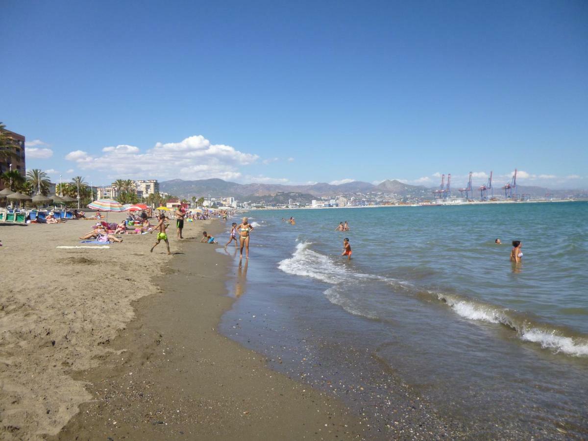 On The Beach! Frente Al Paseo Maritimo, Parking Y Piscina Malaga Ngoại thất bức ảnh