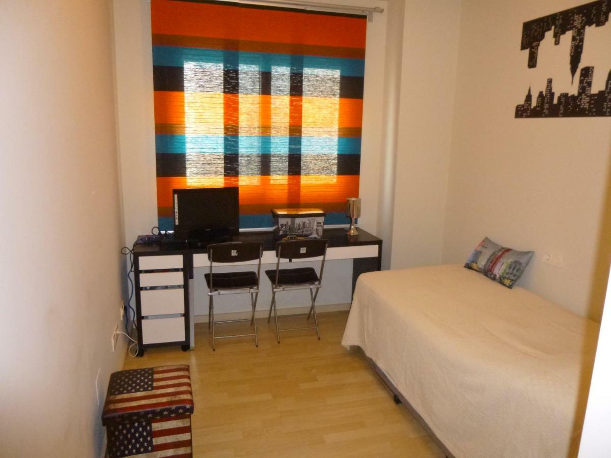 On The Beach! Frente Al Paseo Maritimo, Parking Y Piscina Malaga Ngoại thất bức ảnh